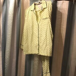 Victoria’s Secret’s pajama set Sz large